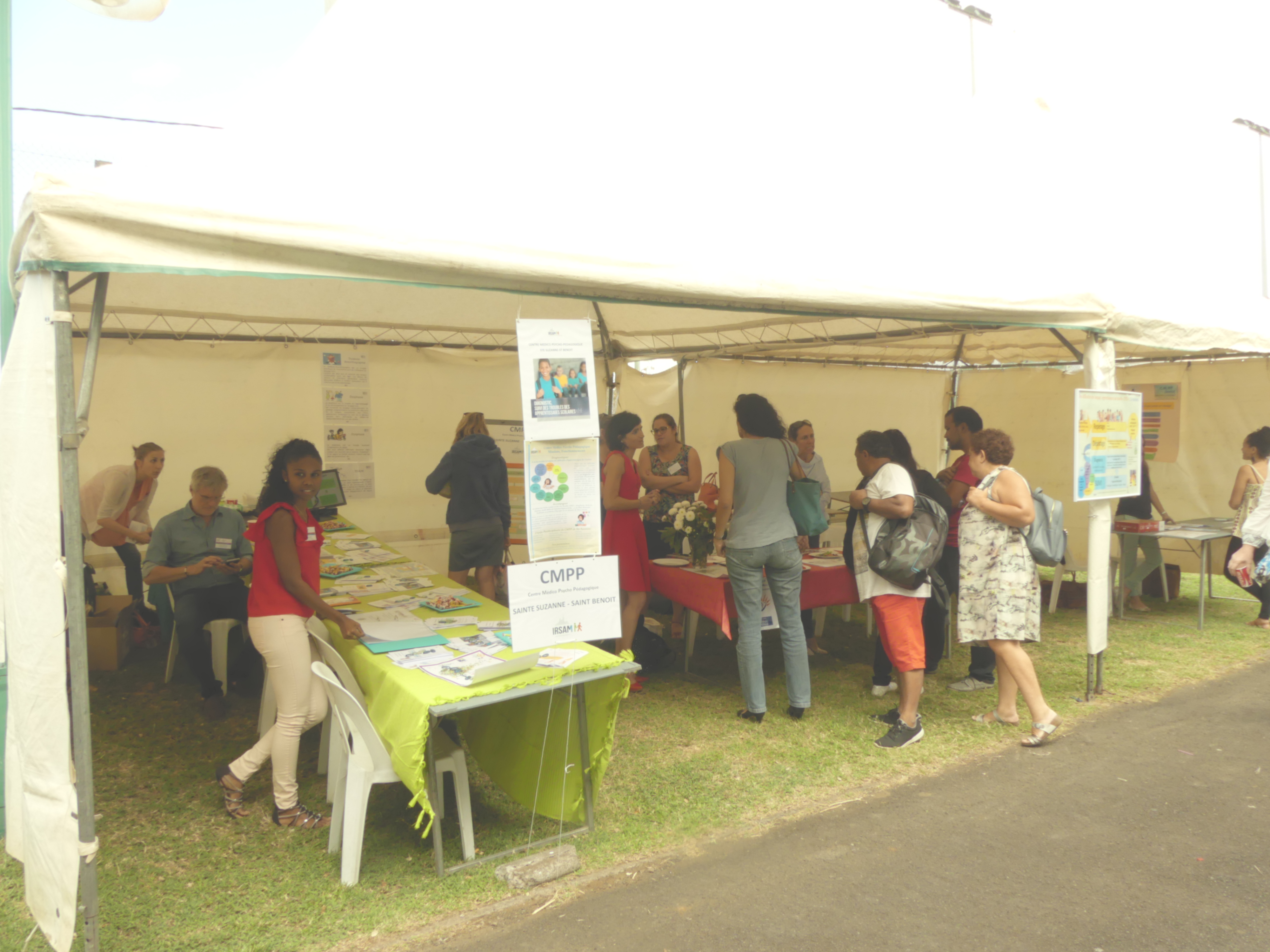 Photo Journee Nationale des DYS 2017 - 30 - Stand Centre Medico Psycho Pedagogique de la Fondation Pere Favron .JPG